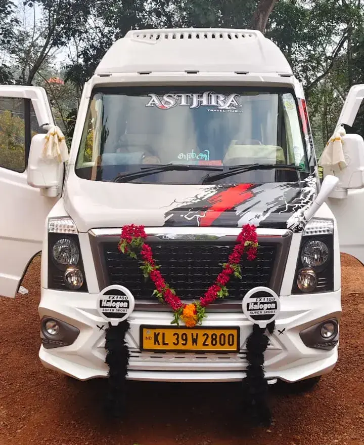 Tempo Traveller In Tripunithura